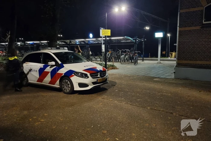 Twee aanhoudingen na overval bij treinstation