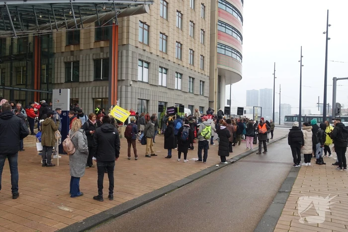 Gedupeerden toeslagenaffaire protesteren bij Belastingdienst