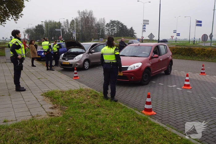 Politie houdt controle op carpoolplaats