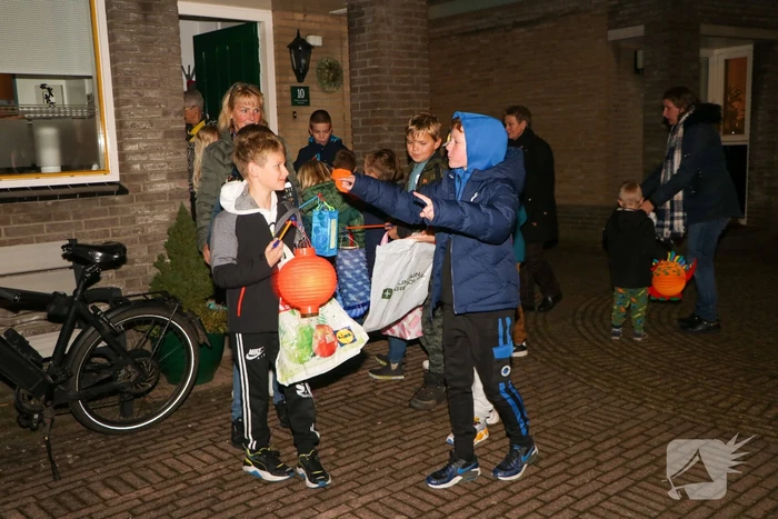 Kinderen langs de deuren voor Sint-Maarten