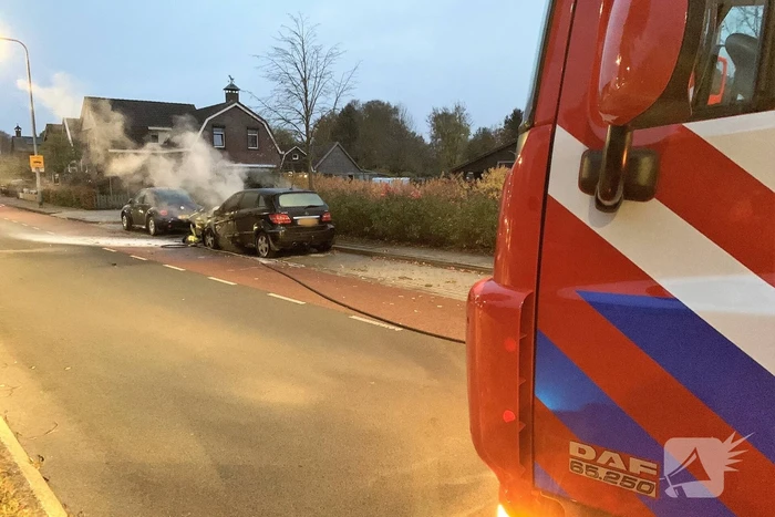 Auto zwaar beschadigd door brand