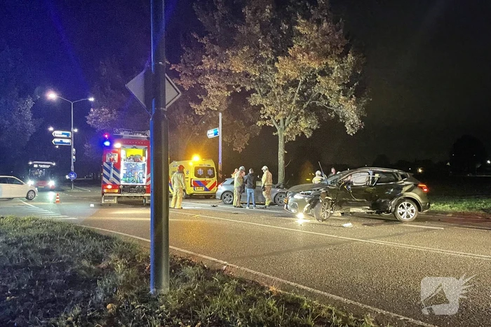 Veel schade na ongeval op kruising