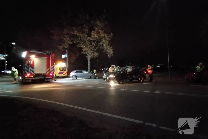 Veel schade na ongeval op kruising