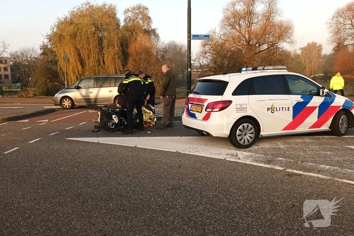 Scootmobiel valt om bestuurder gewond