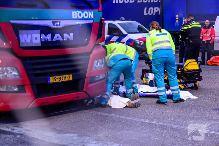 Voetganger zwaargewond bij botsing