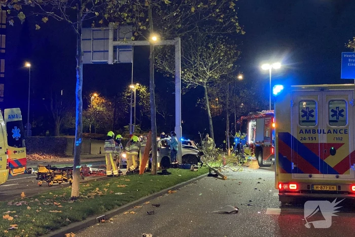 Bestuurder bekneld door ernstig ongeval
