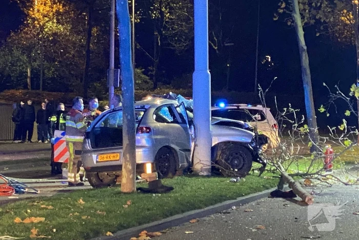 Bestuurder bekneld door ernstig ongeval