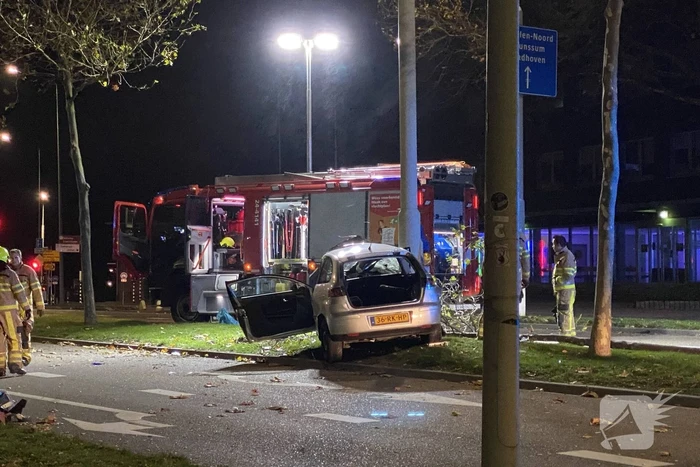 Bestuurder bekneld door ernstig ongeval