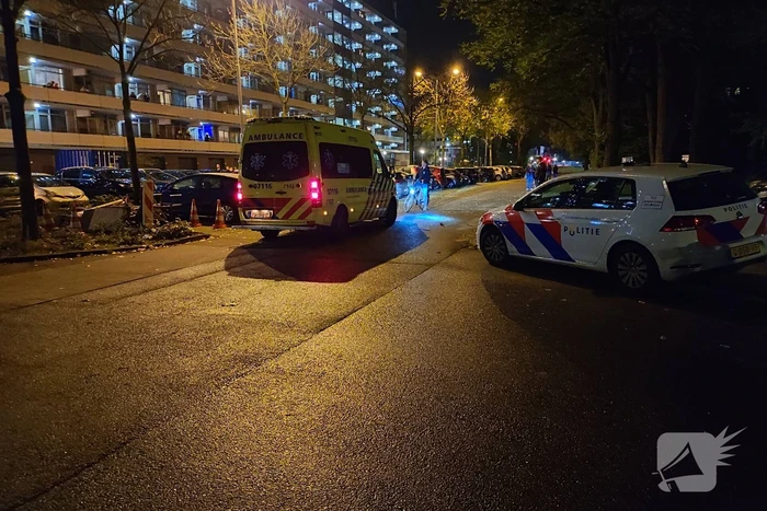 Brandweer blust brand in bloembak op eerste etage