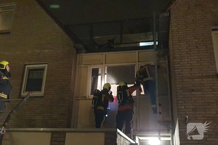 Slotenmaker opent deur voor brandweer