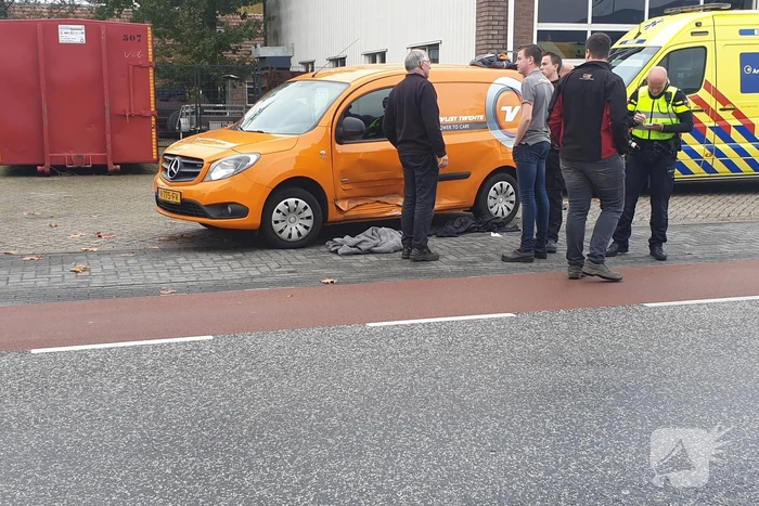 Gewonde bij botsing tussen busje en oldtimer