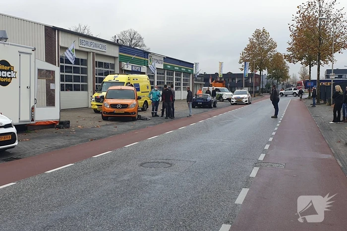 Gewonde bij botsing tussen busje en oldtimer