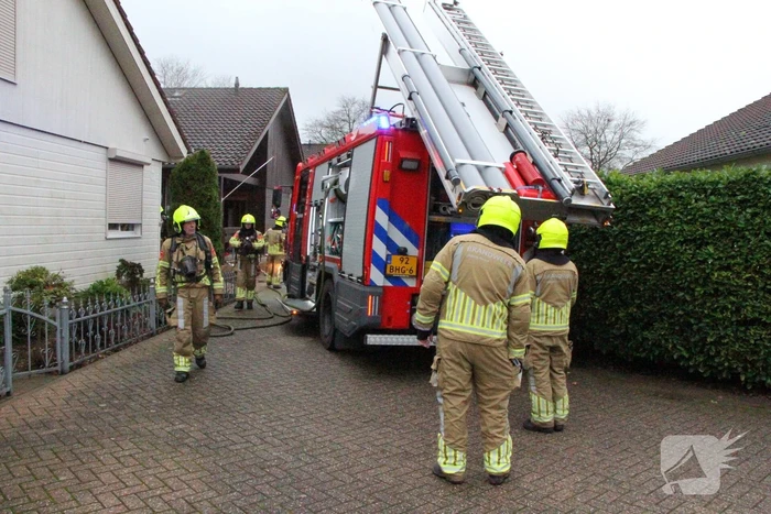 Veel rook door brand in chalet