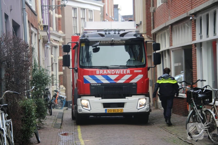 Brandweer onderzoekt mogelijke gaslucht in woning