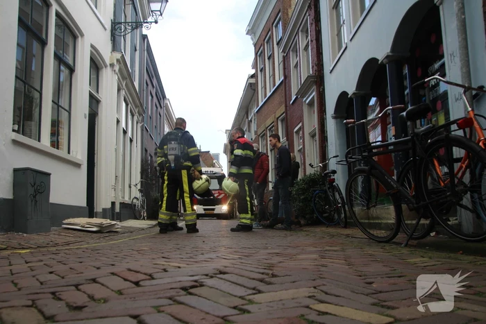 Brandweer onderzoekt mogelijke gaslucht in woning