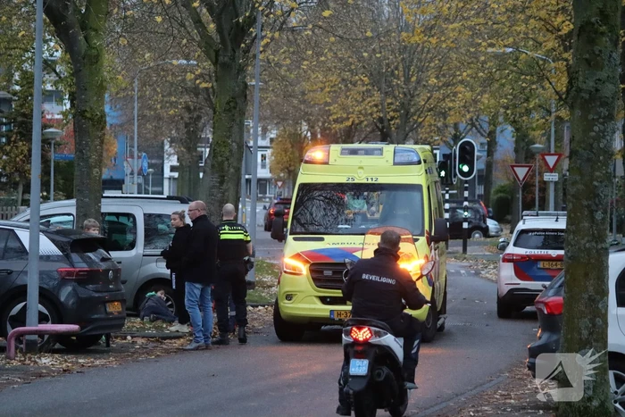 Jongeman aangereden door personenauto