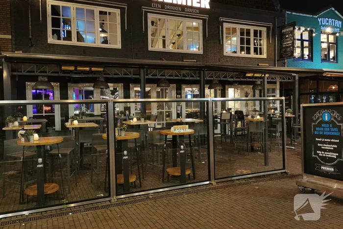 Politie-inzet voor sluiting horeca