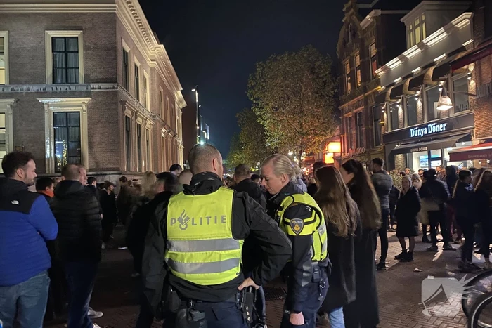 Honderden kroeggangers op straat door sluiting kroegen