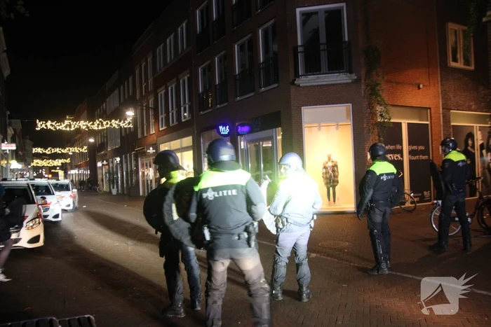 Honderden kroeggangers op straat door sluiting kroegen