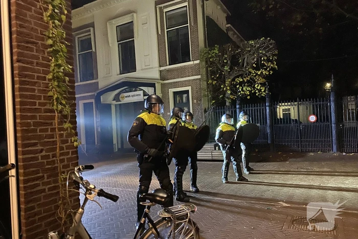 Honderden kroeggangers op straat door sluiting kroegen