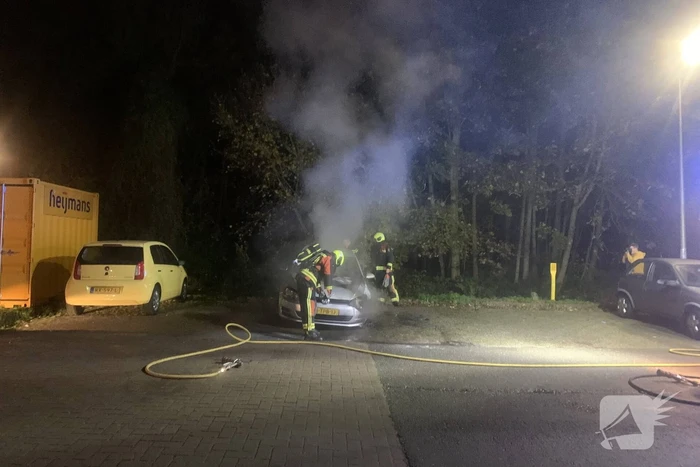 Schade aan personenauto door brand