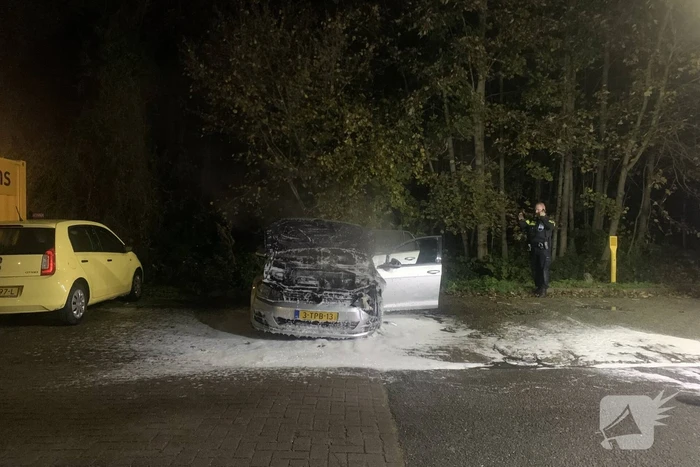 Schade aan personenauto door brand