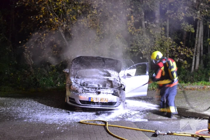 Schade aan personenauto door brand