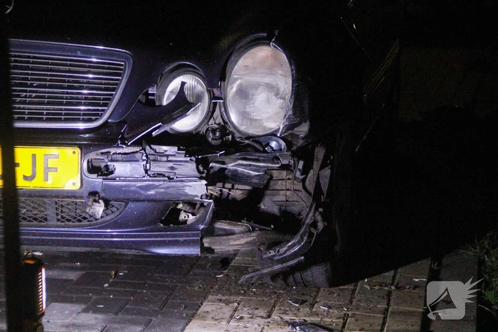 Schade aan meerdere personenauto's door ongeval
