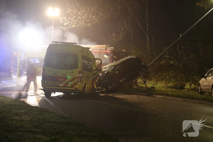 Drie slachtoffers overleden door ongeval tussen ambulance en personenauto