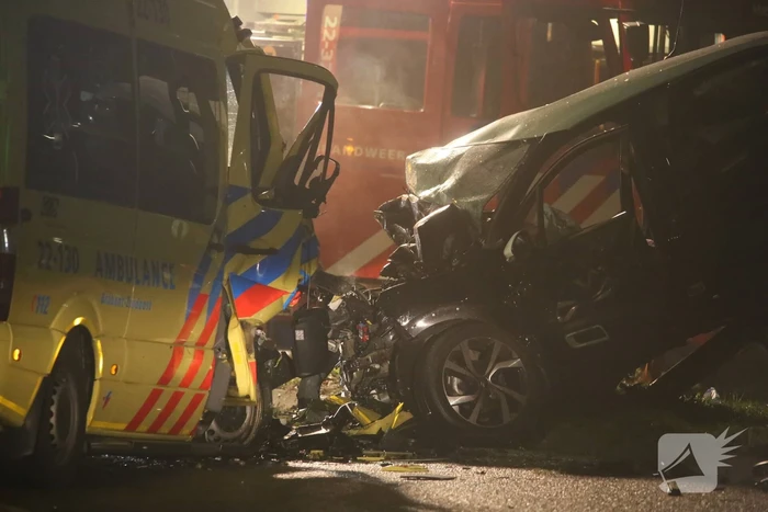 Drie slachtoffers overleden door ongeval tussen ambulance en personenauto