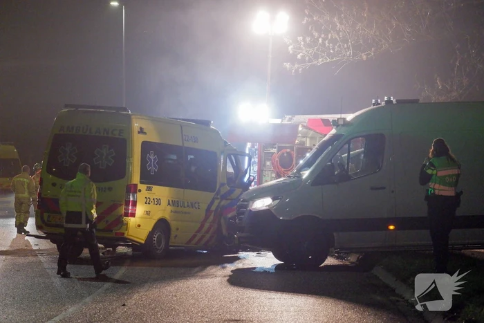 Drie slachtoffers overleden door ongeval tussen ambulance en personenauto