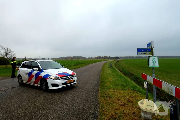 Weg afgesloten door brand in schuur