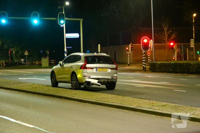 Flinke schade aan personenauto's door kop-staartbotsing