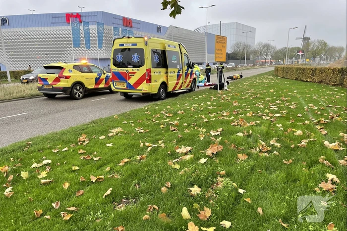 Motorrijder gaat onderuit en raakt gewond