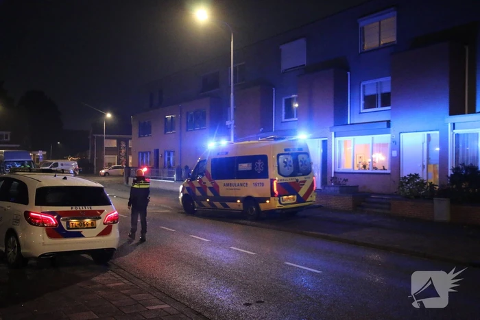 Fietser zwaargewond na val over stoep