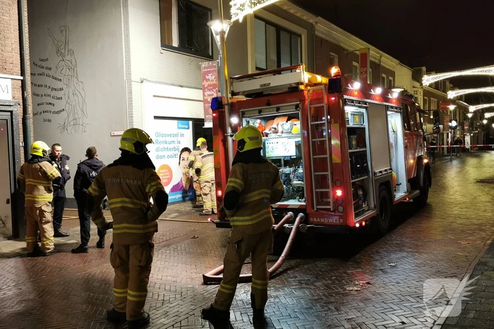Appartementen ontruimd door brand in winkelpand