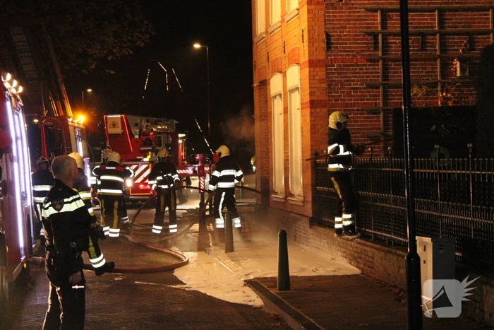 Flinke rookontwikkeling door brand in woning