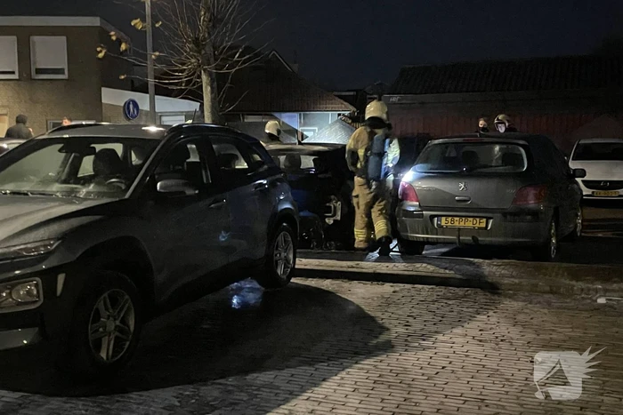 Brand zorgt voor schade aan personenauto