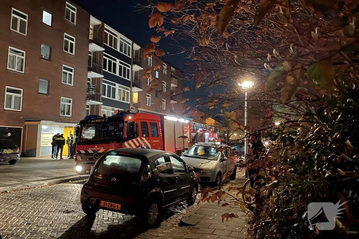 Brandweer controleert woning na brand in kookpan