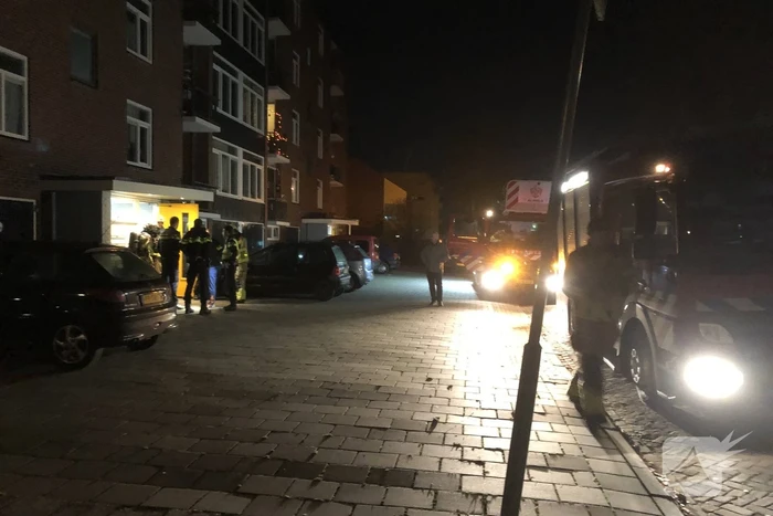 Brandweer controleert woning na brand in kookpan