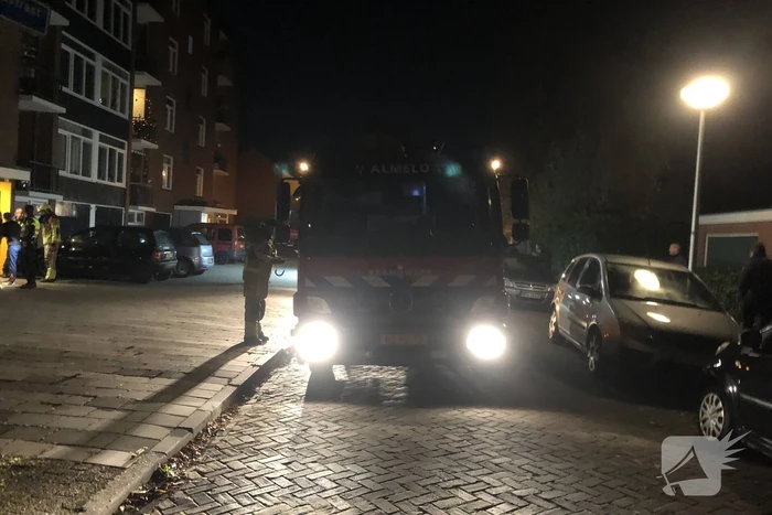 Brandweer controleert woning na brand in kookpan