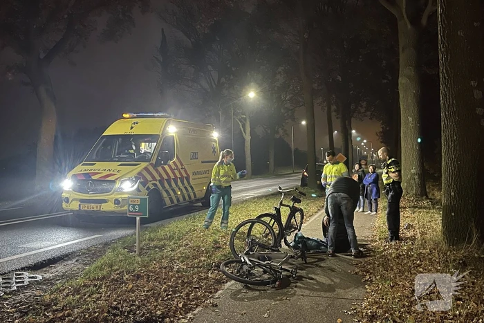 Beschonken fietser komt hard ten val en raakt gewond