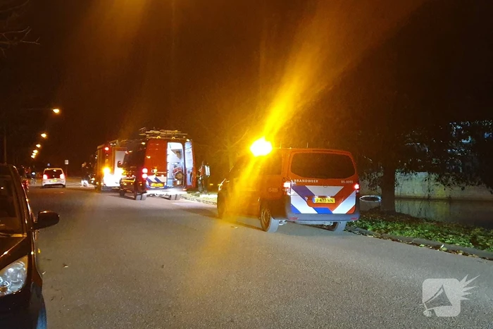 Auto raakt te water na vergeten handrem
