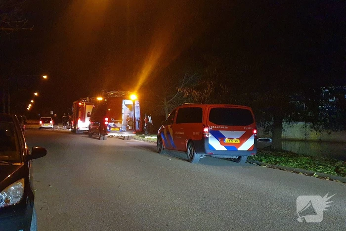 Auto raakt te water na vergeten handrem