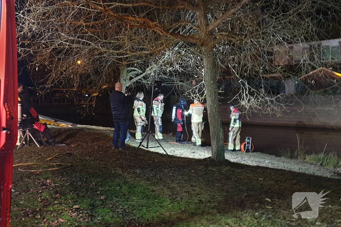 Auto raakt te water na vergeten handrem