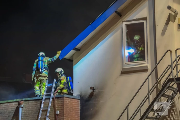 Uitslaande brand in winkelpand