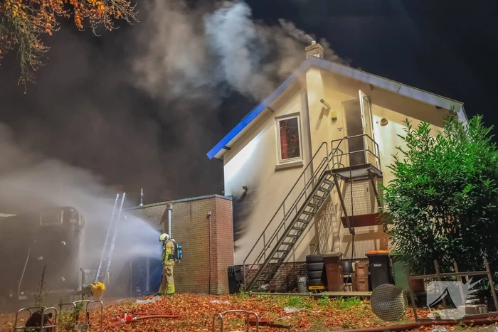 Uitslaande brand in winkelpand