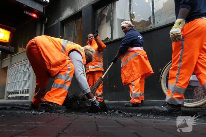 Gemeente druk met puin ruimen na rellen