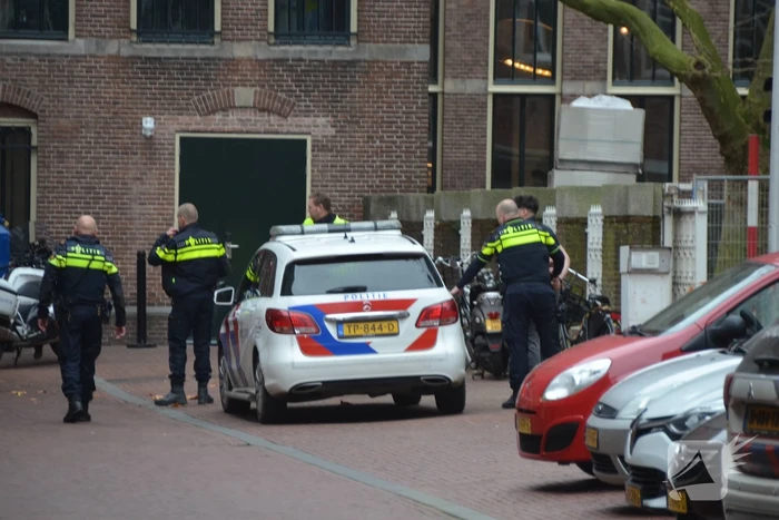 Straat afgezet na aanhouding van persoon
