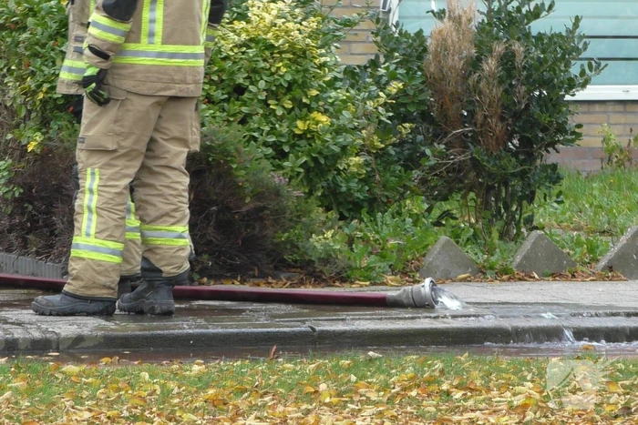 Brandweer pompt woning vol water leeg